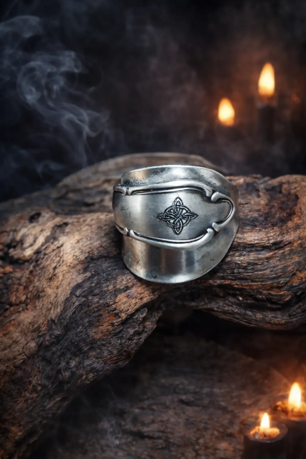 Création Bague croix de sorcière  par Créatrion de bijoux atypiques 